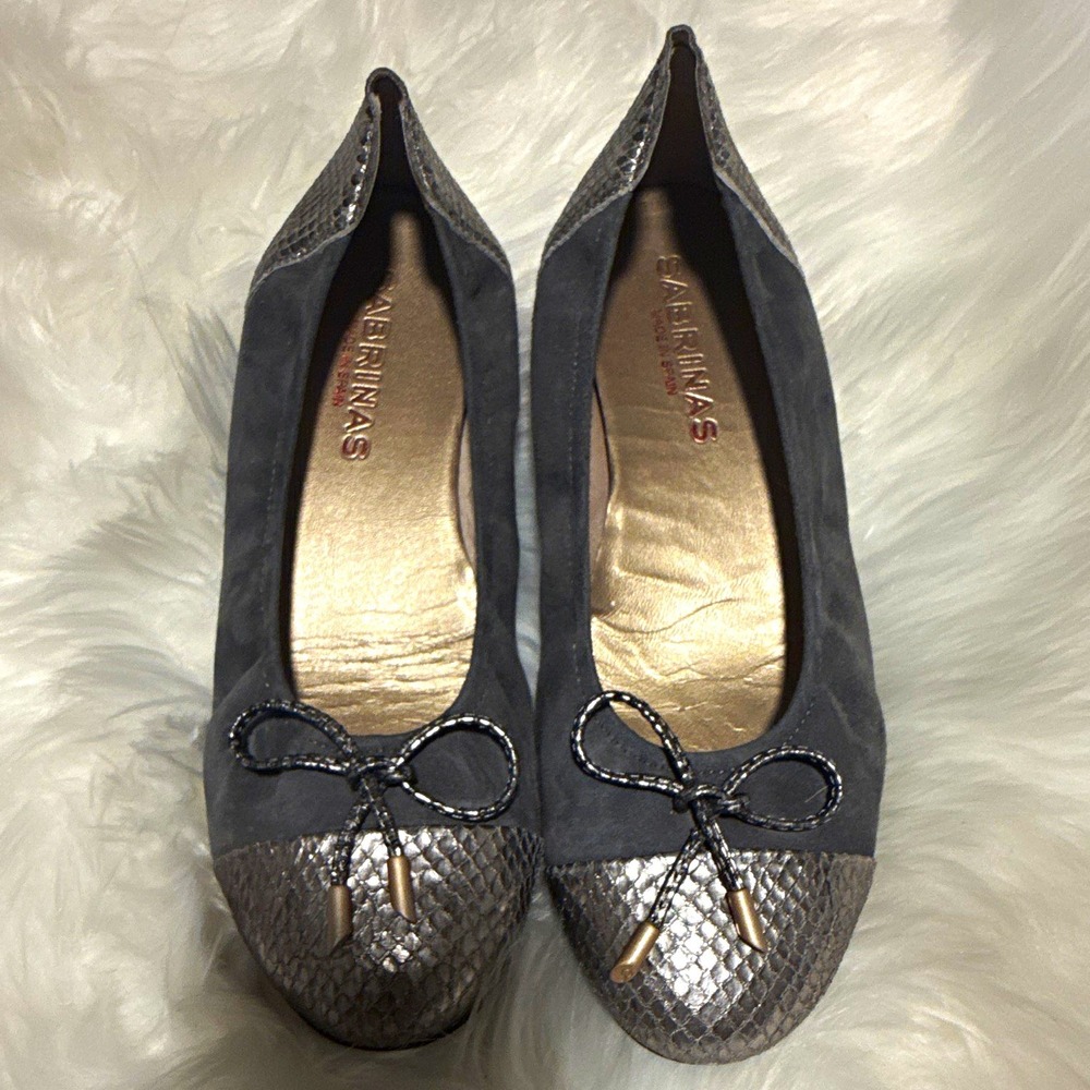 Sabrinas Womens Gray Silver Suede Slip-On Ballet Flats Bow Round Toe EU 39 US 8